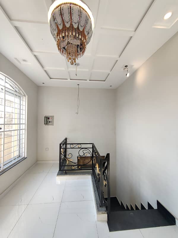 5 MARLA BRAND NEW HOUSE FOR SALE IN EDEN BOULEVARD COLLEGE ROAD LAHORE. 13