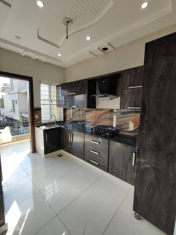 5 MARLA BRAND NEW HOUSE FOR SALE IN EDEN BOULEVARD COLLEGE ROAD LAHORE. 14