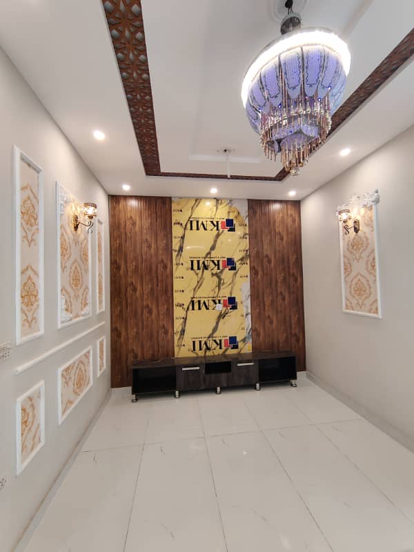 5 MARLA BRAND NEW HOUSE FOR SALE IN EDEN BOULEVARD COLLEGE ROAD LAHORE. 17