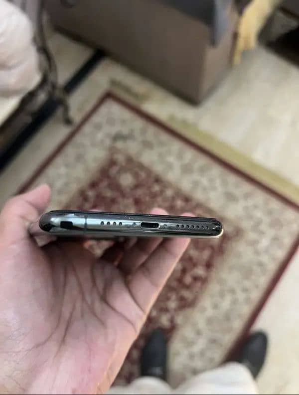Iphone 11 pro max factory 10/10 4