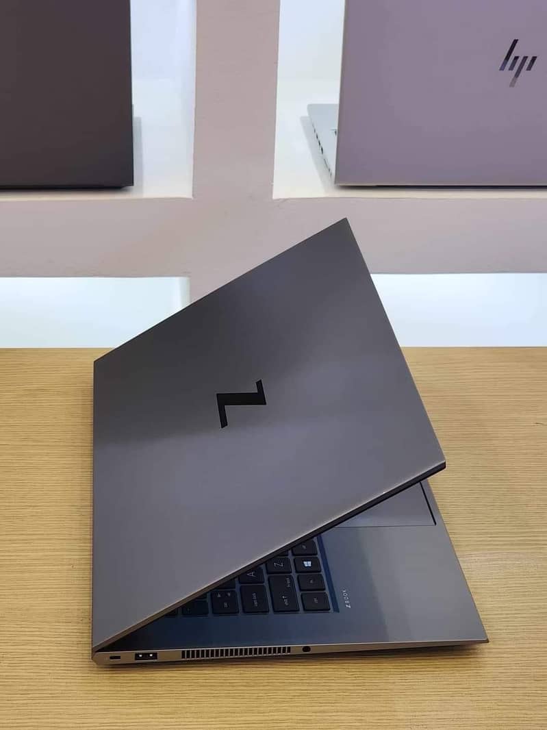 -Hp ZBOOK STUDIO (G7) CORE I7 10th GENERATION (32/512/4gb GPU T1000) 1