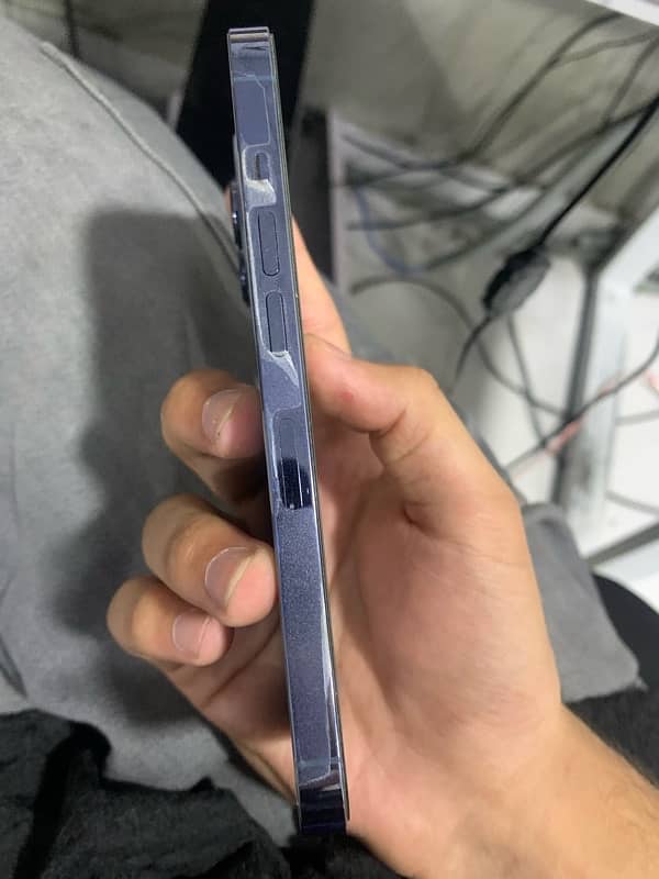 iPhone 13 Pro – Excellent Condition | 128GB | JV | 3