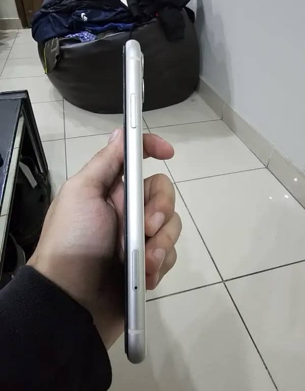 IPhone 11 128GB non PTA 2