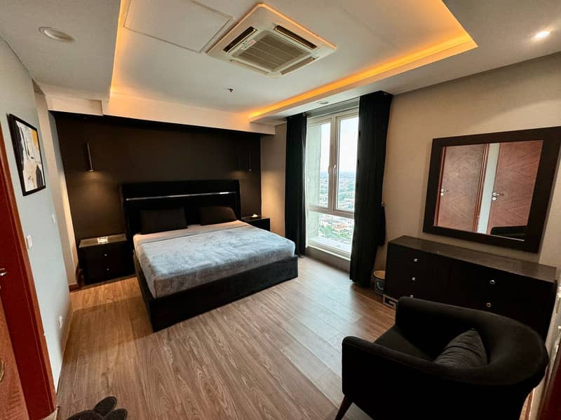 Luxury 2 Bed Flat Gold Crest Mall • 4