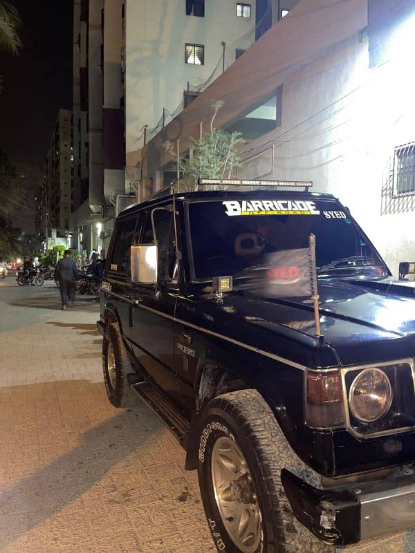Mitsubishi Pajero 1986 2