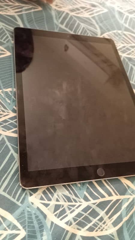 ipad pro 12.9 in h 1st generation 0