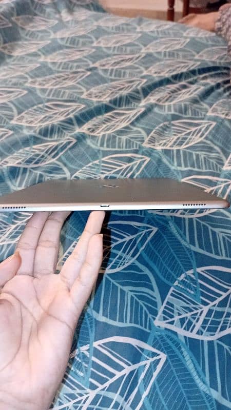 ipad pro 12.9 in h 1st generation 3