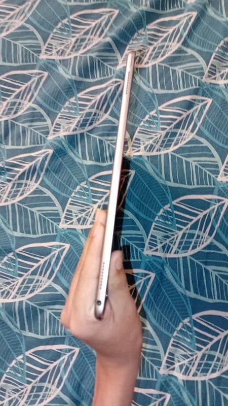 ipad pro 12.9 in h 1st generation 7