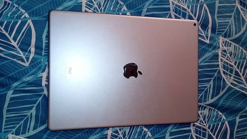 ipad pro 12.9 in h 1st generation 8