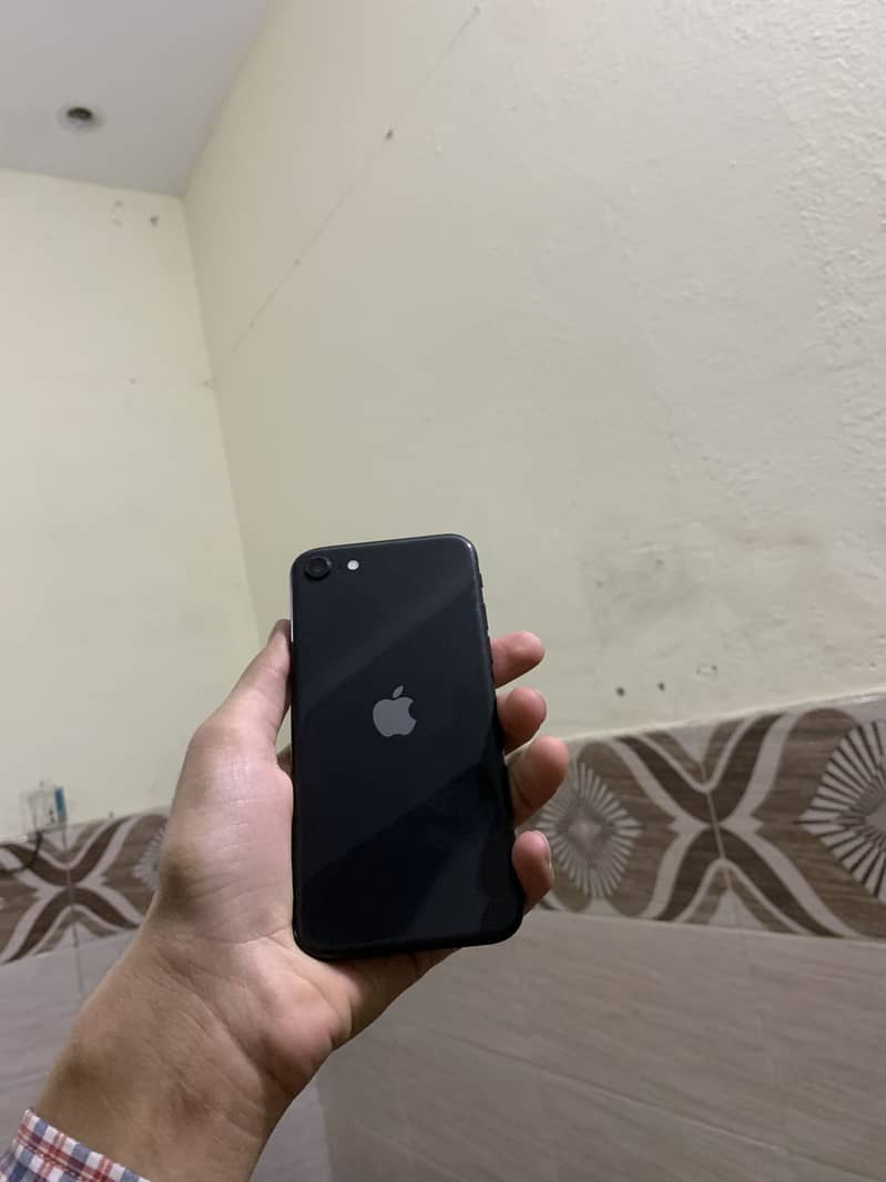IPhone SE 2nd generation Factory unlock 1