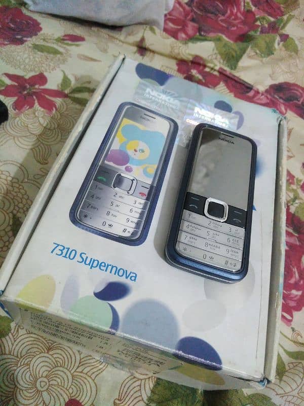 Nokia 7310 Supernova 1