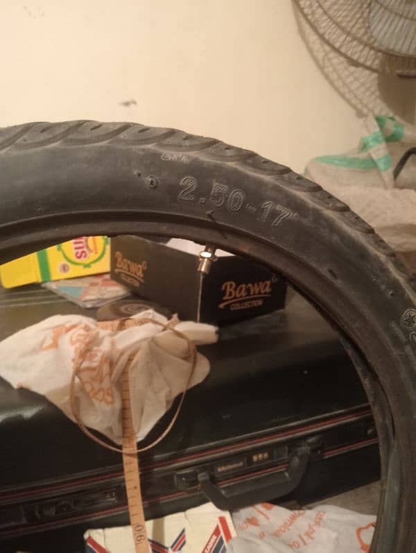 CD 70 service tyre and panther tube 1