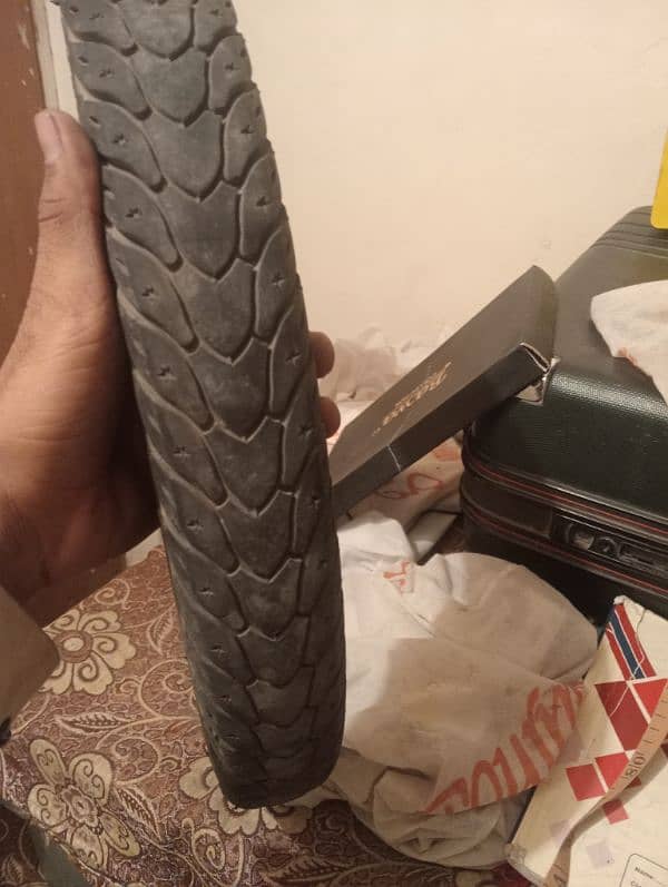 CD 70 service tyre and panther tube 2