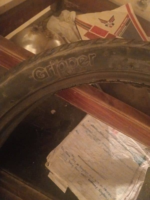 CD 70 service tyre and panther tube 5