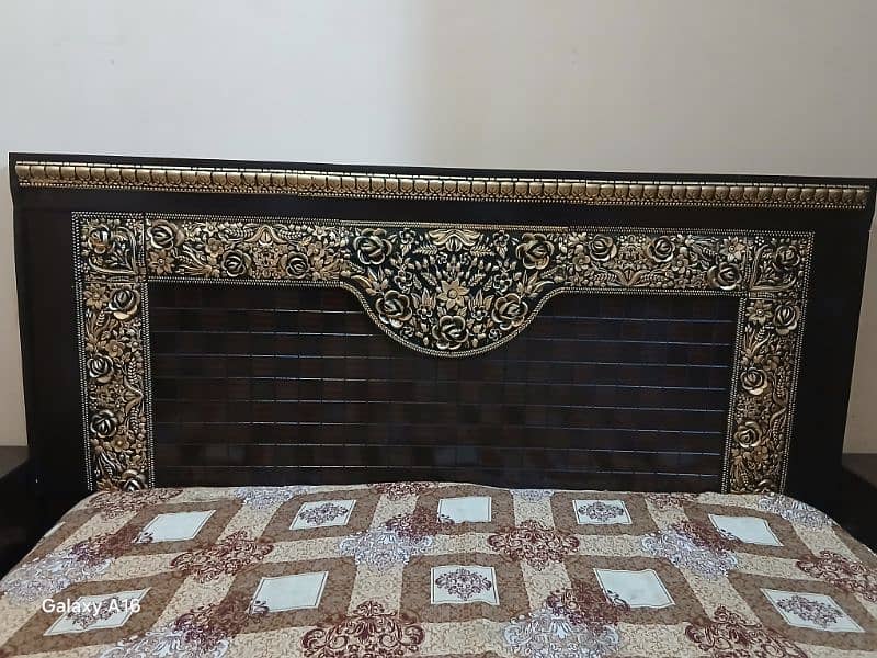 Wood bed and site table and also dressing 2