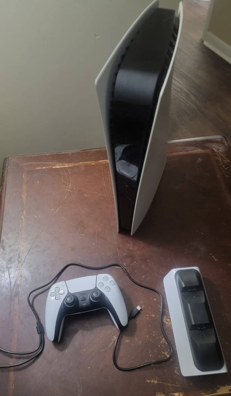 Playstation 5 Digital PS5 with box 0
