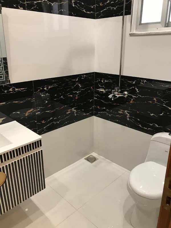 10 Marla Ground Floor For Rent 7