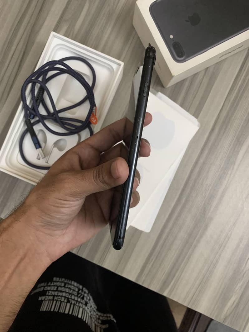 Iphone 7 Plus 128 GB PTA approved finger print not working 3