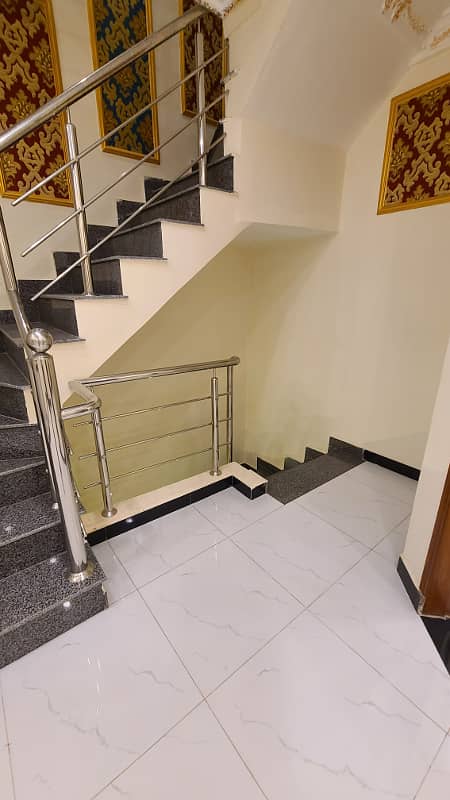 5 MARLA PORTION AVAILABLE FOR RENT 4