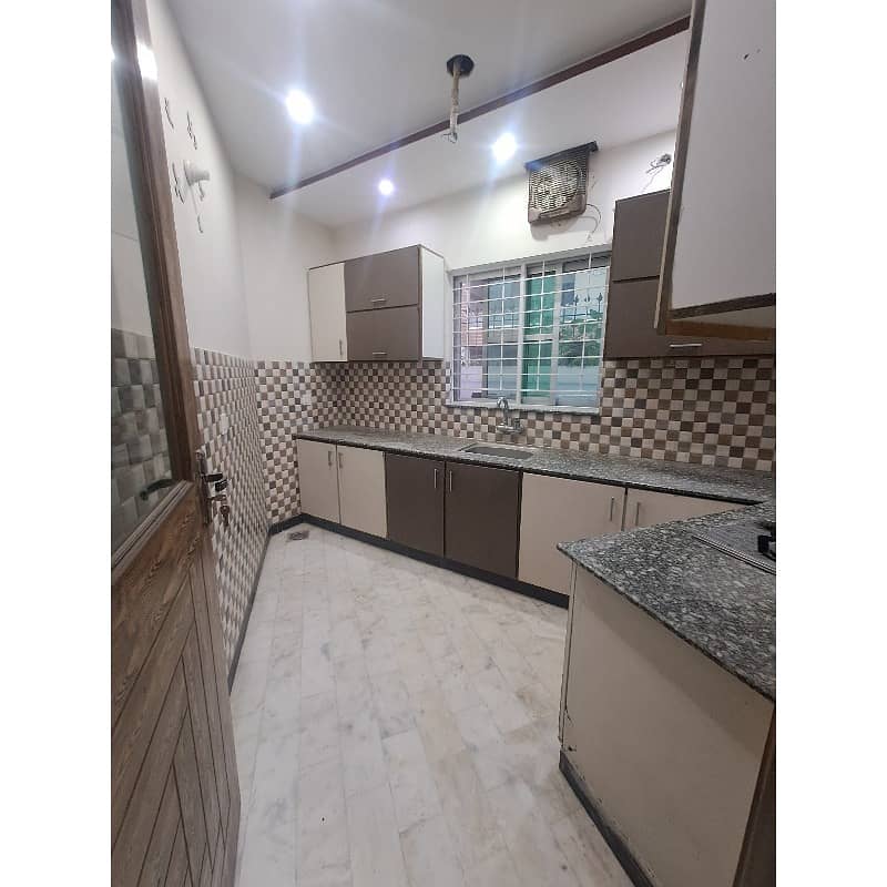 10 Marla Lower Portion For Rent 4