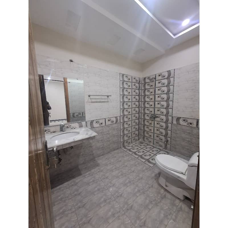 10 Marla Lower Portion For Rent 5