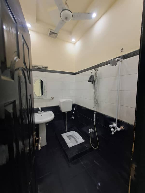 10 Marla Upper Portion Is Up For Rent 9