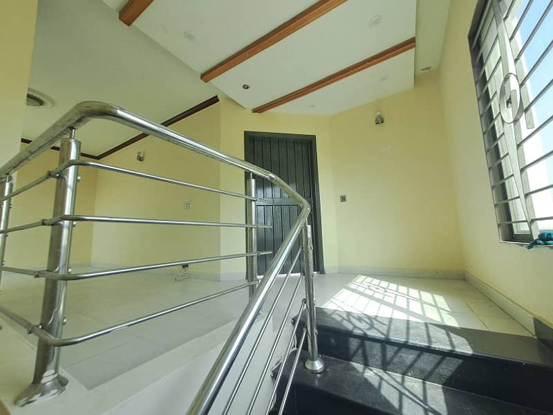 10 Marla Upper Portion Is Up For Rent 12