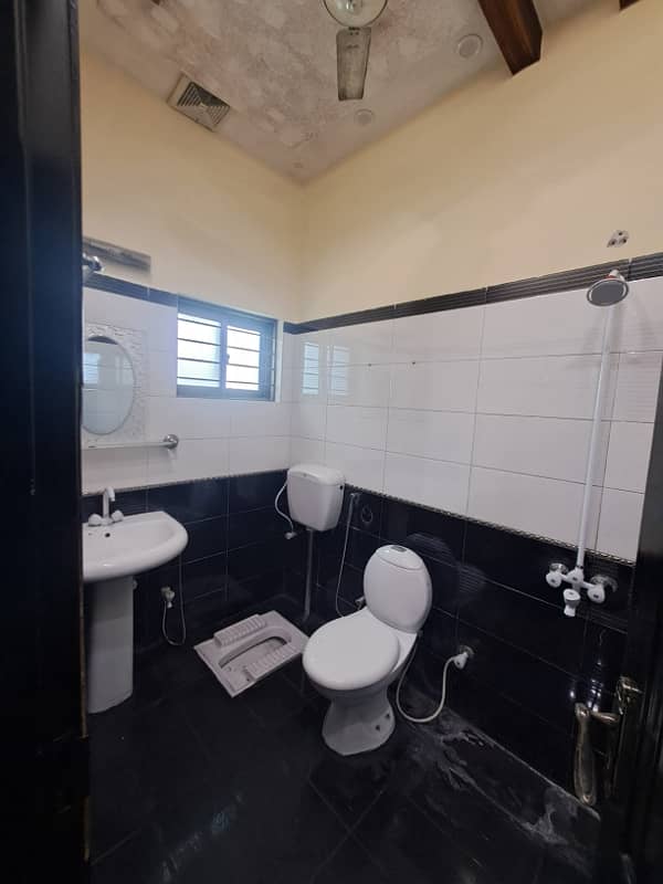 10 Marla Upper Portion Is Up For Rent 16