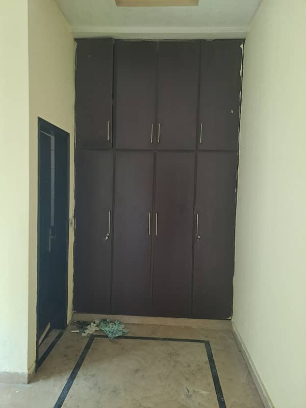 10 Marla Upper Portion Is Up For Rent 28