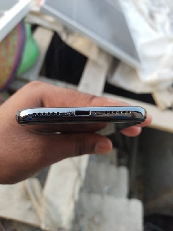 IPhone X 4
