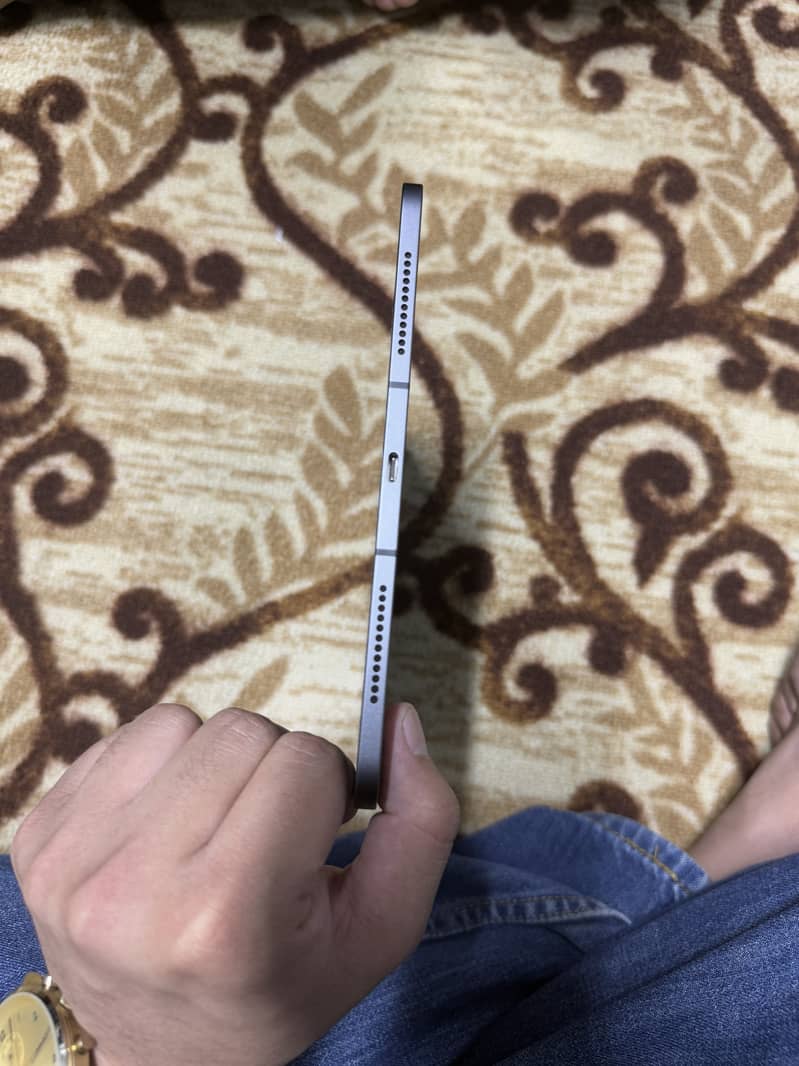 IPad Air 5th Gen M1 Chip 64GB Purple Cellular 1
