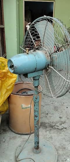fan for sale urgent old model