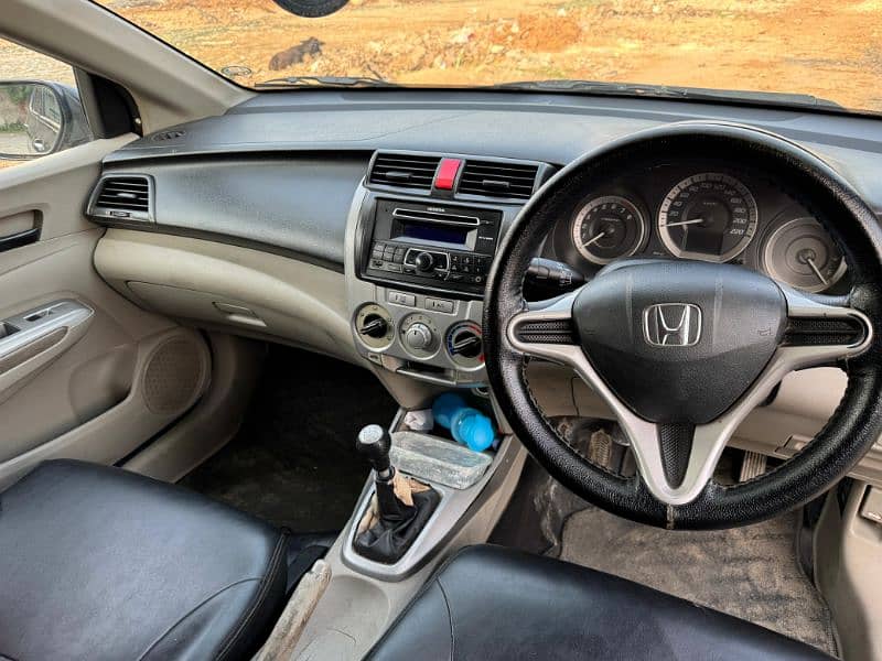 Honda City IVTEC 2016 Genuine family used 6