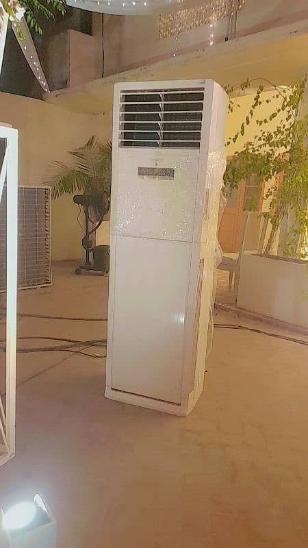 ac on rent 4 ton cabnet 6