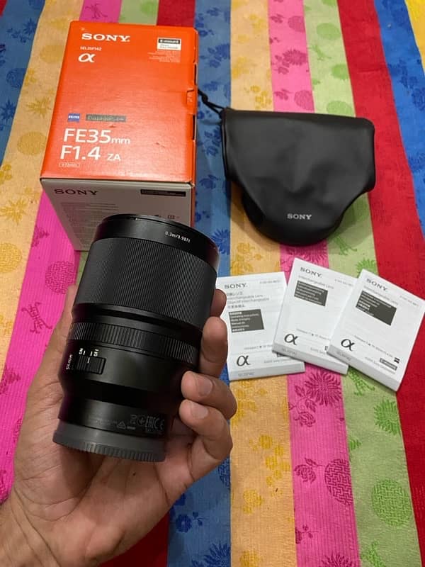 Sony 35mm 1.4 Zeiss it’s like sigma DG DN with box 4