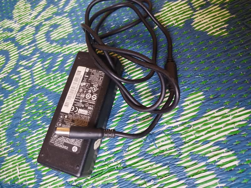 Laptop charger 0