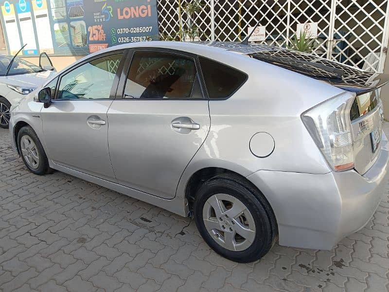 Toyota Prius 2010 model 2017 registration 2