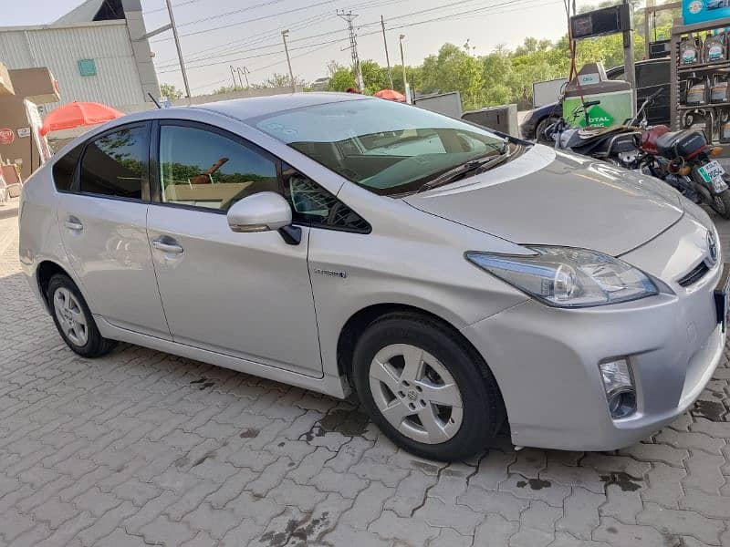 Toyota Prius 2010 model 2017 registration 12