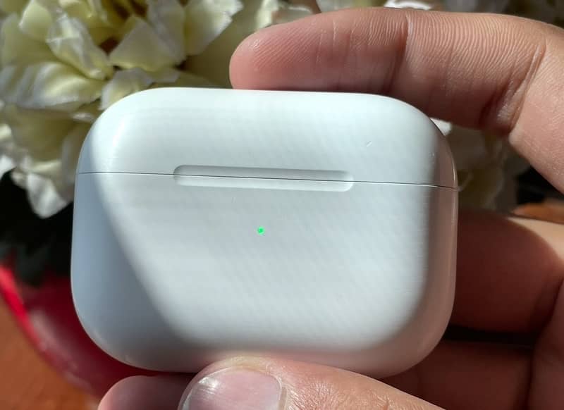 Apple AirPods Pro - 2nd Generation (Lightning Port) 1