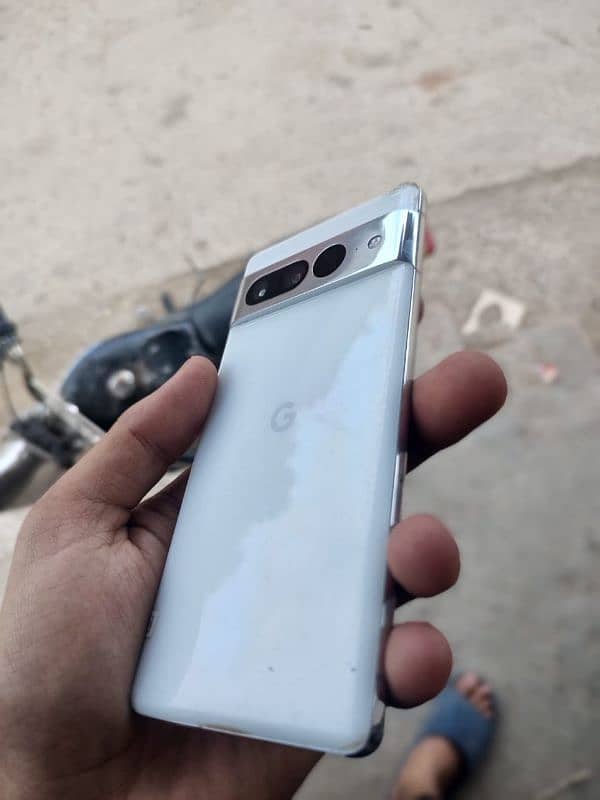 Google Pixel 7 pro ( camera beast ) 1