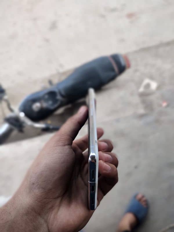 Google Pixel 7 pro ( camera beast ) 2