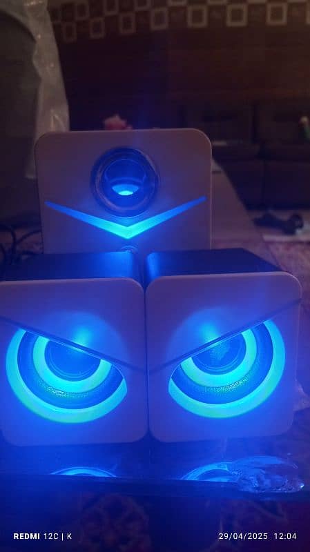 (Read Description)Brand new desktop stereo speaker2.1bass gaming wofer 0