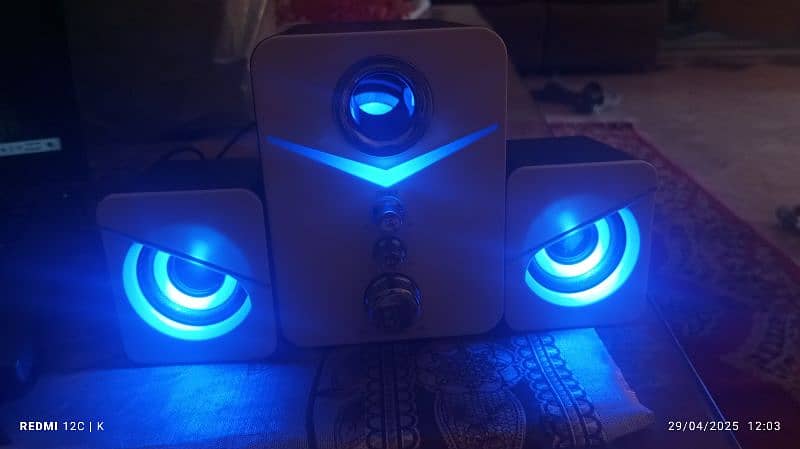 (Read Description)Brand new desktop stereo speaker2.1bass gaming wofer 2