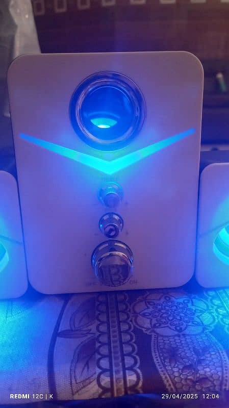 (Read Description)Brand new desktop stereo speaker2.1bass gaming wofer 3