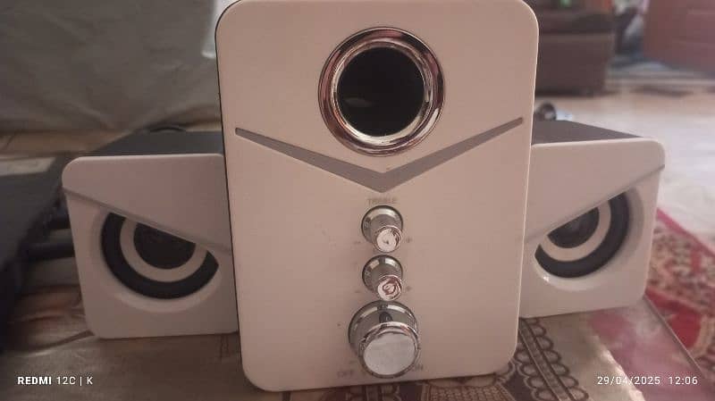 (Read Description)Brand new desktop stereo speaker2.1bass gaming wofer 6
