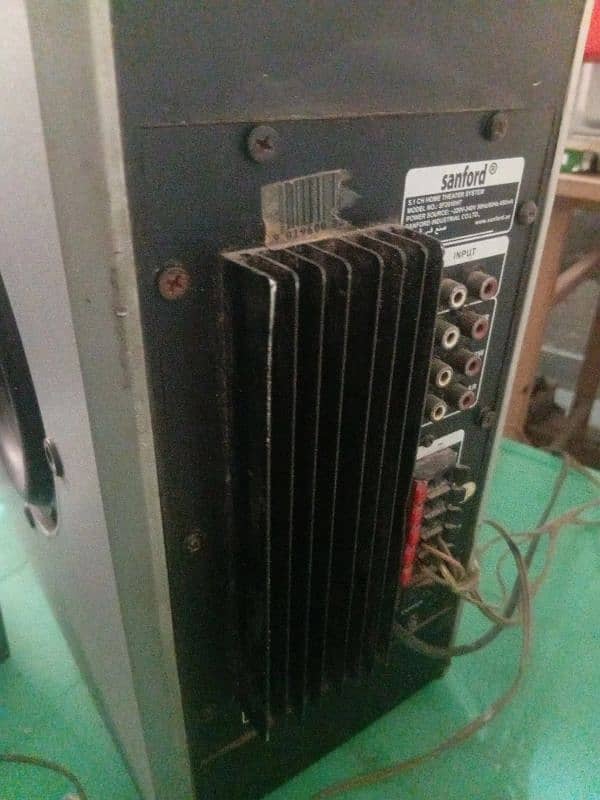Speakers with sound system 4