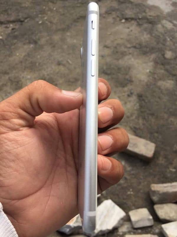 IPhone 7 32GB JV 10/10 Condetion 11k 5