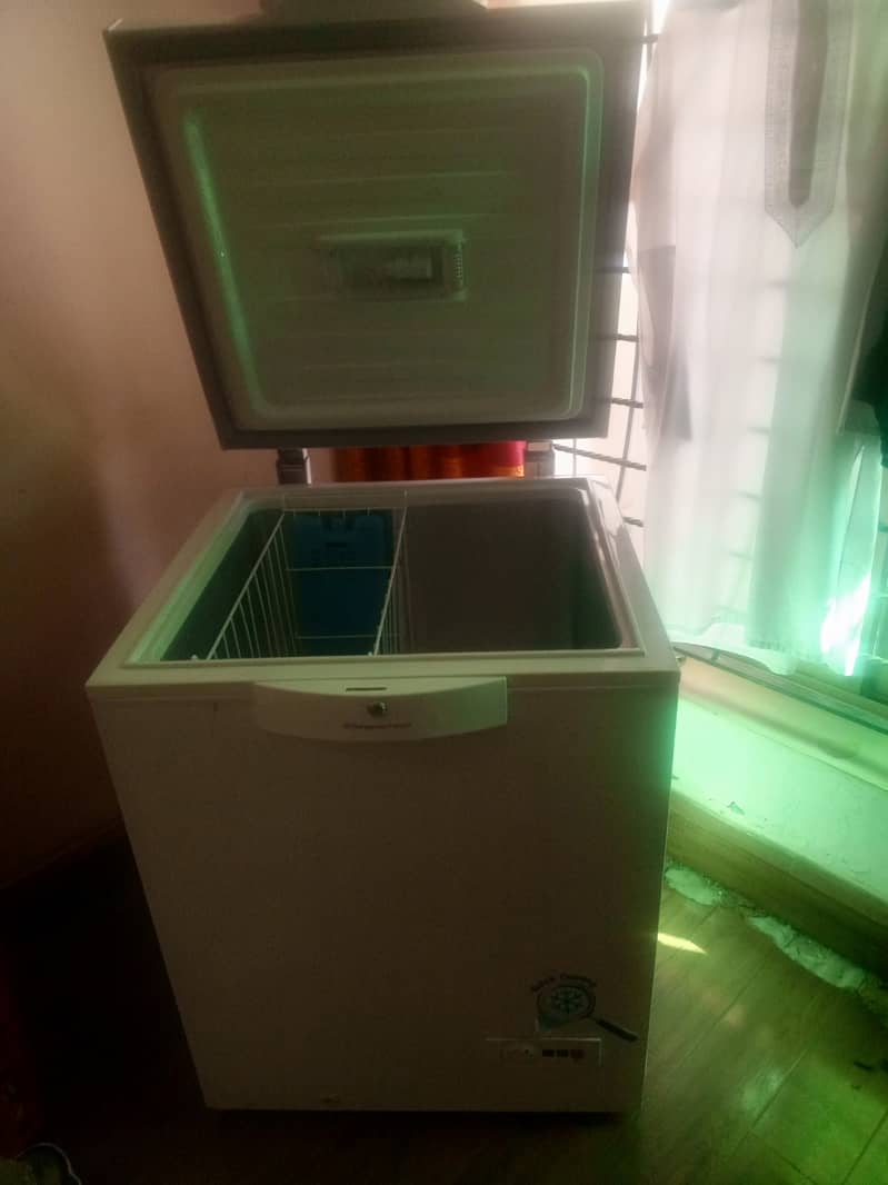Freezer. Just 1 season used. Like bilkul new 2