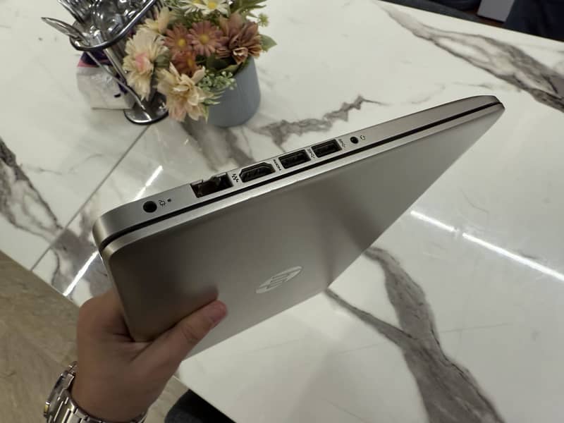Hp laptop Core i3 7th Generation - 14 inch 4
