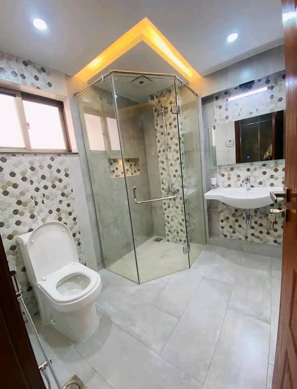 15-Marla 5-Bedroom's Luxury Brig House Available for Rent. 10